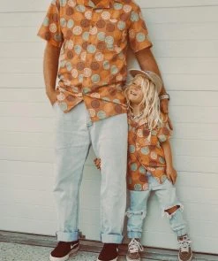 Salty Shreds Peace Out Linen Button Shirt - Groms -Salty Shreds Shop image 2dfe527e 3002 4322 8a15 3dc0ba65881a