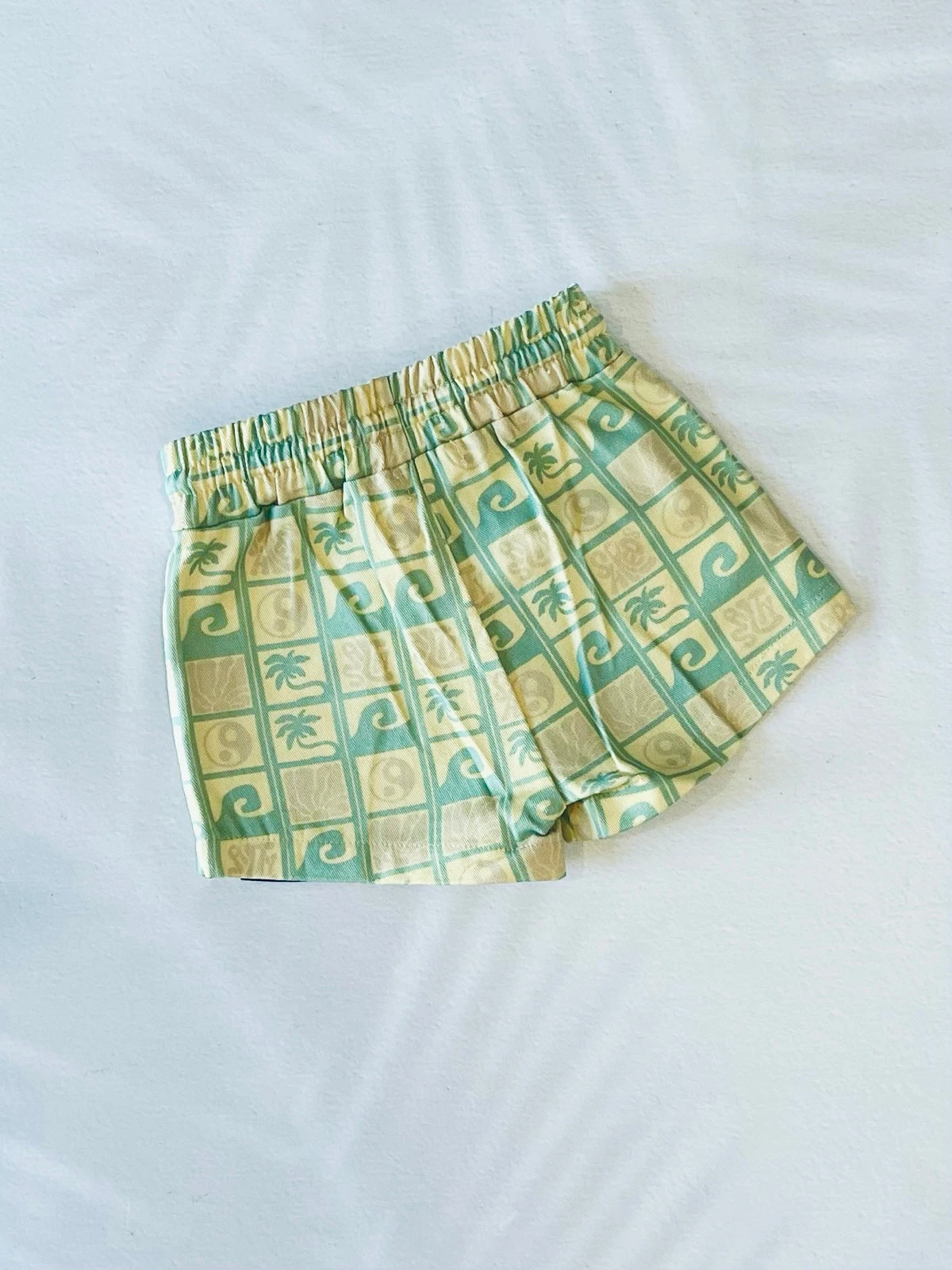 SS beach club patterned twill short - Multi tone - groms Salty Shreds SS Beach Club Patterned Twill Short - Multi Tone - Groms -Salty Shreds Shop image 8939914c bff4 45ff b2f5 059c404df906